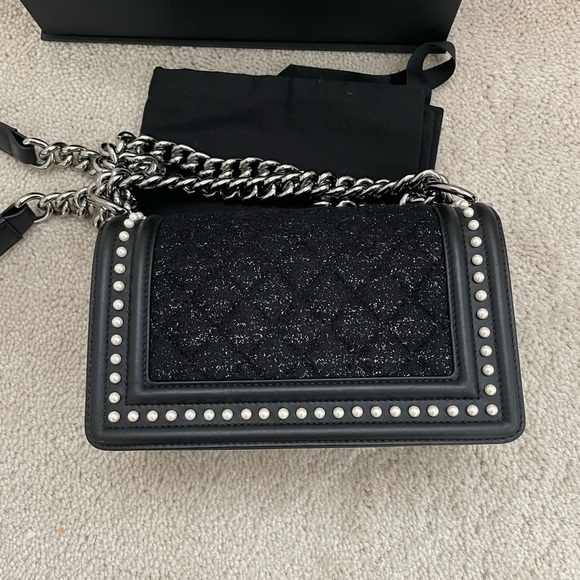 New Chanel small tweed boy with faux pearls flap bag - Picture 8 of 10